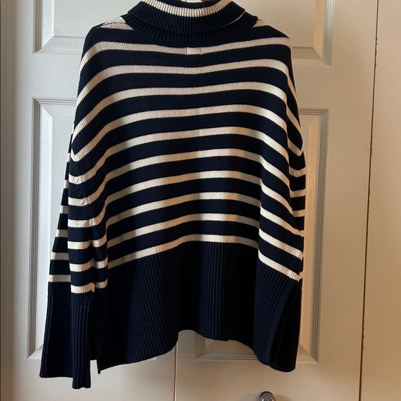 XL GAP oversized Navy and Cream Striped Turtleneck Sweater.  EUC - Picture 4 of 6